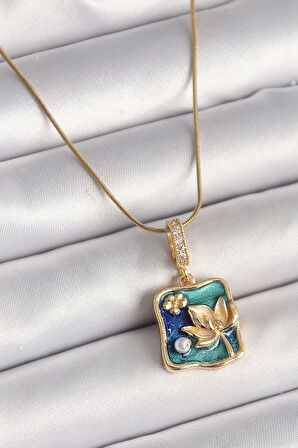 316L Çelik Gold Renk Zincir Zirkon Taş Detaylı Mavi İşlemeli Çiçek Portre Model Kadın Kolye