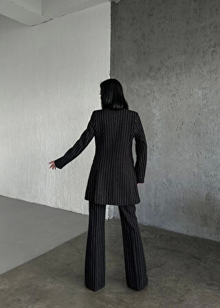 Dört Düğme Çi̇zgi̇li̇ Ceket