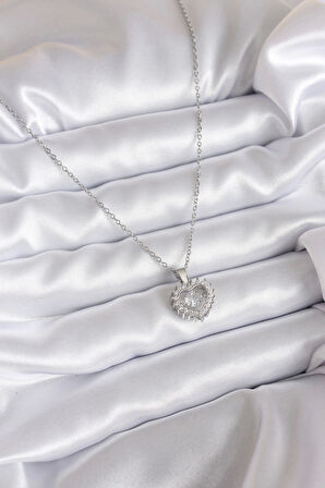 316L Çelik Zincir Gümüş Renk Zirkon Taşlı Kalp Model Kadın Kolye