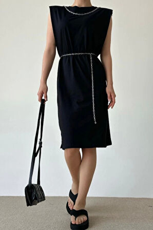 Zincirli Vatkalı Elbise - Siyah