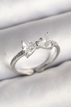 Pirinç Gümüş Renk Zirkon Taşlı Kalp Fiyonk Model Kadın Yüzük