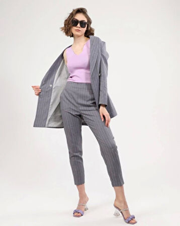 Dört Düğme Çi̇zgi̇li̇ Ceket