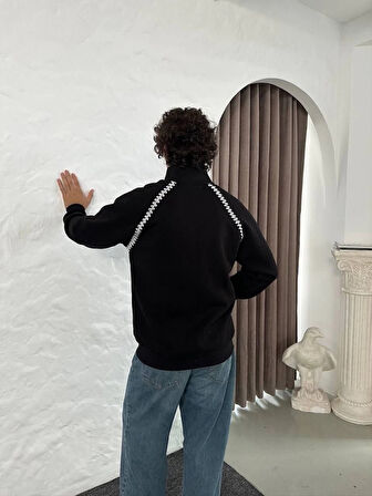Erkek Oversize Dik Yaka Fermuarlı Sweatshirt - Zincir Nakışli Kanguru Cepli - Siyah