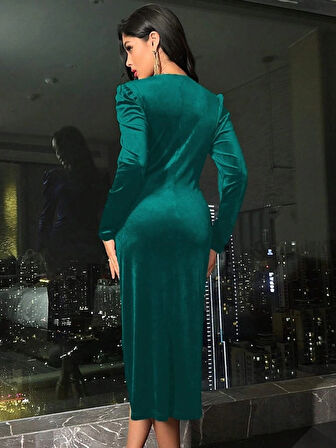 Kadın Uzun Kollu Kruvaze Yakalı Yandan Büzgülü Midi Kadife Elbise