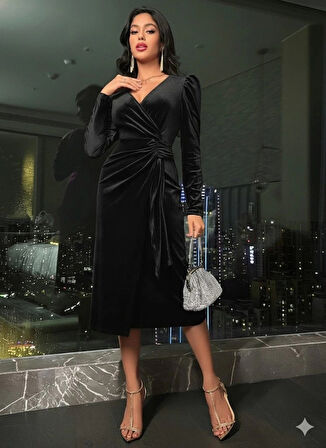 Kadın Uzun Kollu Kruvaze Yakalı Yandan Büzgülü Midi Kadife Elbise