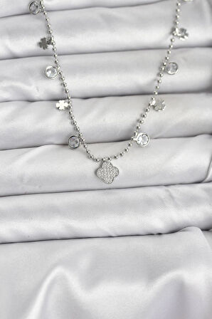 Pirinç Gümüş Renk Yonca Model Kadın Kolye