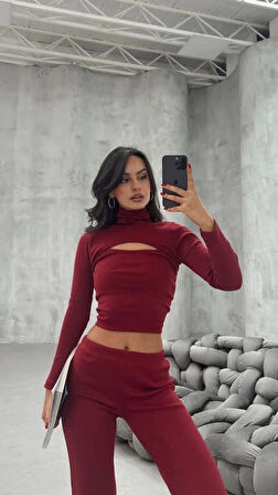 Kadın Uzun Kollu Pencere Detay Göğüs Dekolteli Bluz Ve Bol Paça Pantolon Ikili Takim