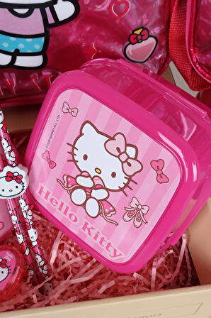 DEKOMUS İLE ÖZEL KUTULU LİSANSLI HELLO KITTY "PINK LOVE" KIRTASİYE VE OKUL SETİ