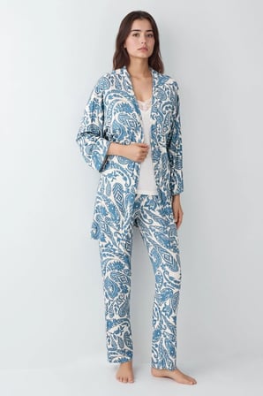 Kadın Modal Pamuklu Beyaz Sabahlıklıklı Pijama Takımı Çorap Hediyeli QP9K0R7K7R