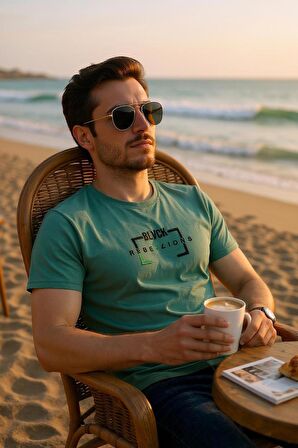 Erkek  Yumuşak Pamuklu Kumaş Nakış Baskılı T-Shirt