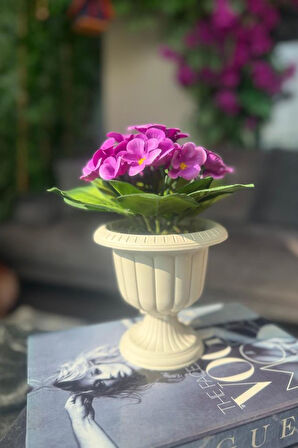 Yapay Çiçek Krem Antik Saksıda Mor Kadife Menekşe Gerçekçi Doku 22cm