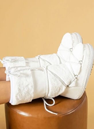 Beyaz Kürklü Suni Deri Detaylı Kadın Kar Çizmesi Moon Bot