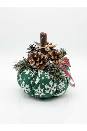 Yılbaşı Temalı Yeşil Kar Taneli Dekoratif Balkabağı Yeni Yıl Konseptli Kabak 20x15cm