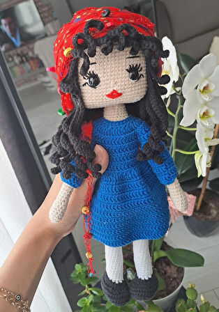 Amigurumi Türkan Şoray Al Yazmalım Yeşilçam Örgü Bebek