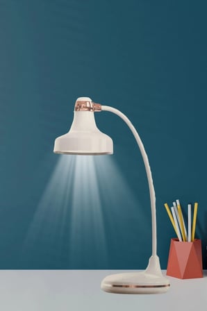 İpek Yıldızı® Dokunmatik 3 Farklı LED Işıklı Çalışma Masası Üstü Lamba