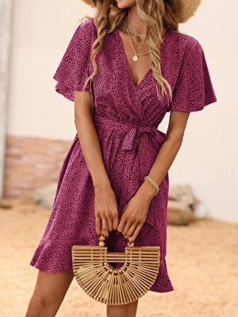 Kadın Kısa Kelebek Kollu Kruvaze Yakalı Belden Kuşaklı Kısa Desenli Süprem Elbise