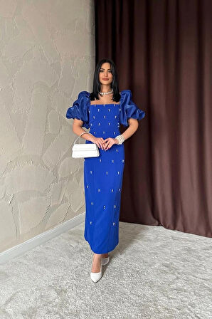 aks İşlemeli Kolu Garnili Elbise