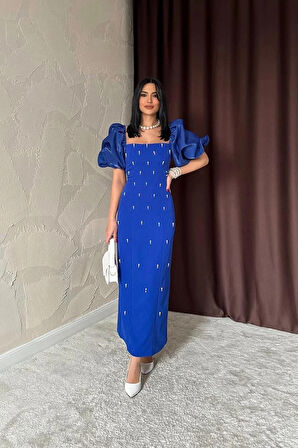 aks İşlemeli Kolu Garnili Elbise