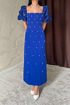 aks İşlemeli Kolu Garnili Elbise