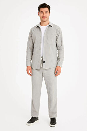 Erkek Kadife Oversize Takım – Gömlek Ve Pantolon İkili et Füme Corduroy Şıklığı, Rahat Ve Zarif Duruş Yumuşak Dokulu Kadife Kumaş, Düğmeli Gömlek Üst Ve astikli Pantolon Alt Parça Ile Gün Boyu Konfor Gri