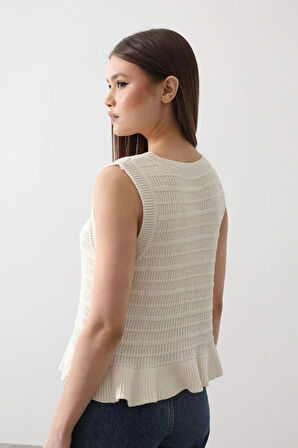 Önü Bağlamalı Yelek  Ekru