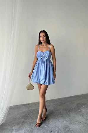 avi Önü Fiyonklu Askılı Elbise