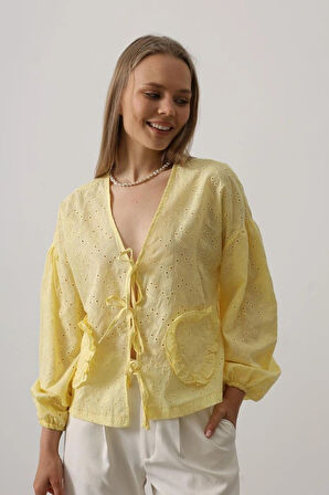 Kalp Detaylı Bağlamalı Brode Bluz  arı