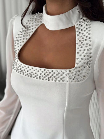 Kolları Şifon Göğüste İnci Boncuk Detaylı Bluz  Beyaz