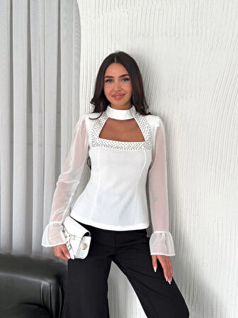 Kolları Şifon Göğüste İnci Boncuk Detaylı Bluz  Beyaz