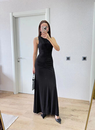 Kolsuz Büzgülü Uzun Elbise  iyah