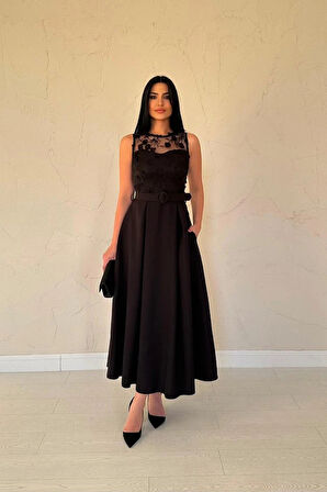 Siyah Önü Dantel Detaylı Kemerli Elbise
