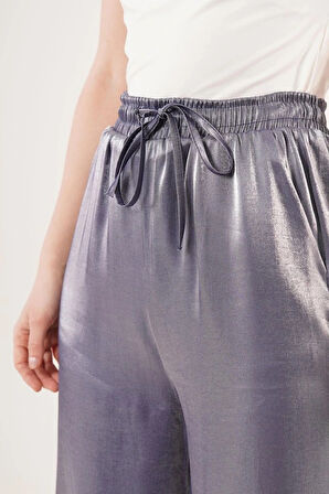 Parlak Görünümlü Cepli Mor Bol Paça Pantolon