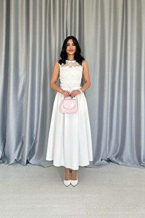 Beyaz Önü Dantel Detaylı Kemerli Elbise