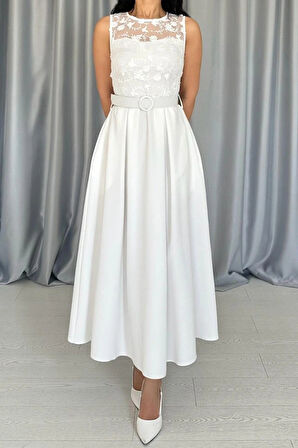 Beyaz Önü Dantel Detaylı Kemerli Elbise