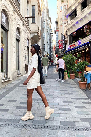 Bej Ceket Ve Şort Takım