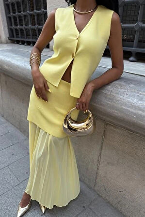 Yelekli Ve Pilise Etekli Triko Takım 10001