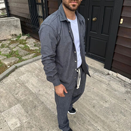 Erkek Kadife Oversize Takım – Gömlek Ve Pantolon İkili et Füme Corduroy Şıklığı, Rahat Ve Zarif Duruş Yumuşak Dokulu Kadife Kumaş, Düğmeli Gömlek Üst Ve astikli Pantolon Alt Parça Ile Gün Boyu Konfor Füme