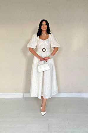 Ekru Göğüs Kup Detaylı Kemerli Brode Elbise