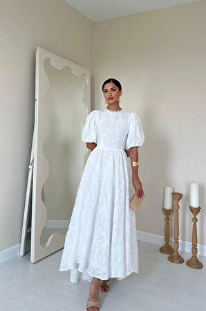 Beyaz Arkası Bağlamalı Brode Elbise