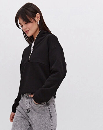 Oversize Yarım Farmuarlı Yakalı Basic weathirt  iyah