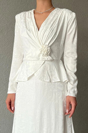 Ekru Pile Detaylı Kruvaze Elbise