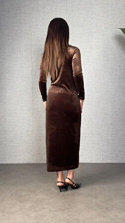 Kadınbalıkçı Yaka Büzgü Ve Taş Işleme Detay Maxi Boy Kadife Elbise