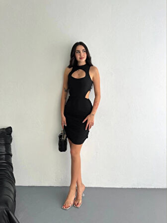 Göğüs Ve Yanlar Dekolteli Kolsuz Boy Elbise  iyah