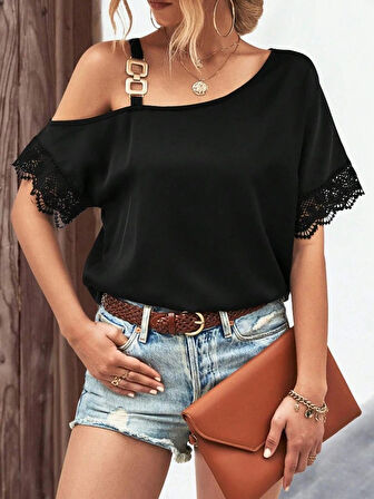 Kadın Tek Omuzu Askılı Kısa Kollu Toka Detaylı Dantelli Viskon Bluz