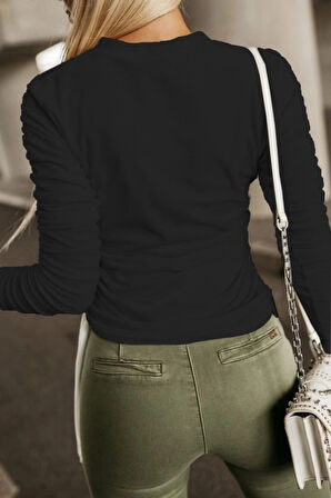 Kadın Uzun Kollu Bisiklet Yaka Yanları Ve Kolları Büzgülü Kadife Bluz
