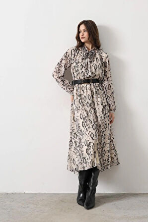 Yılan Desen Uzun Yaka Detaylı Elbise  Kremiyah