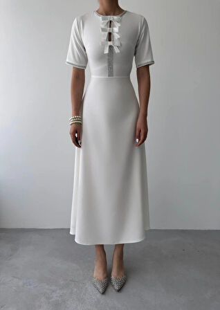 Wera Taşlı Fiyonk Detaylı Elbise