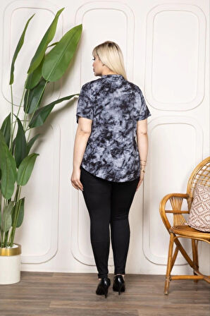 Bebe Yaka Püskül Detaylı Bluz Desenli