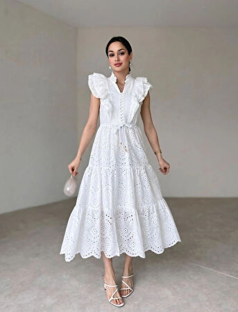 Beyaz Fırfırlı Düğmeli Elbise