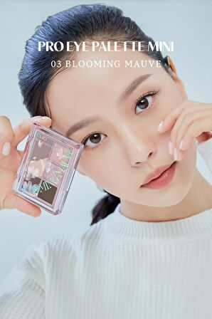 Göz Alıcı Renklerde, Yoğun Pigmentli Mini Far Paleti Clio Pro Eye Palette Mini (03 Blooming Mauve)